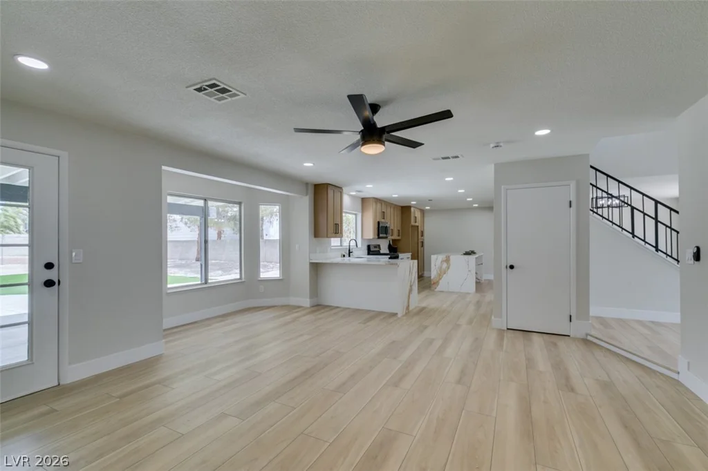 4702 Black Stallion, North Las Vegas, NV 89031