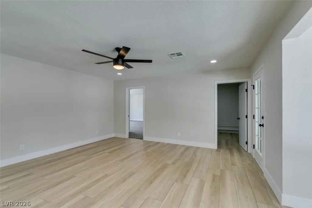 4702 Black Stallion, North Las Vegas, NV 89031