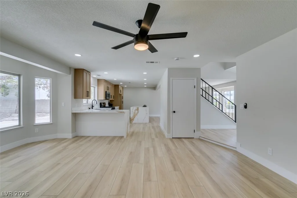 4702 Black Stallion, North Las Vegas, NV 89031