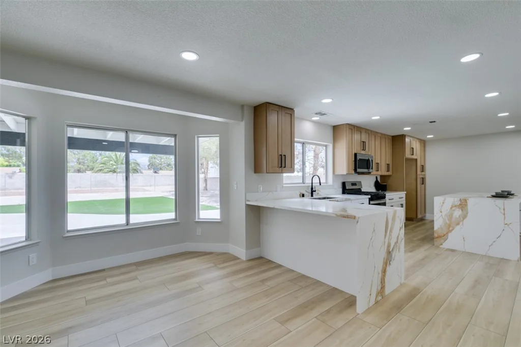 4702 Black Stallion, North Las Vegas, NV 89031