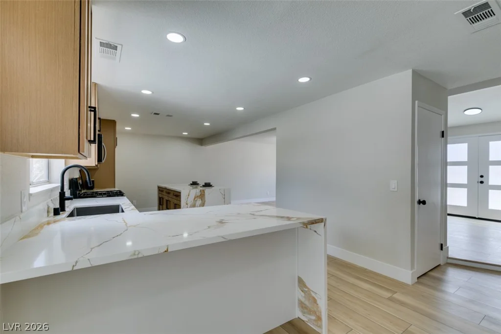4702 Black Stallion, North Las Vegas, NV 89031