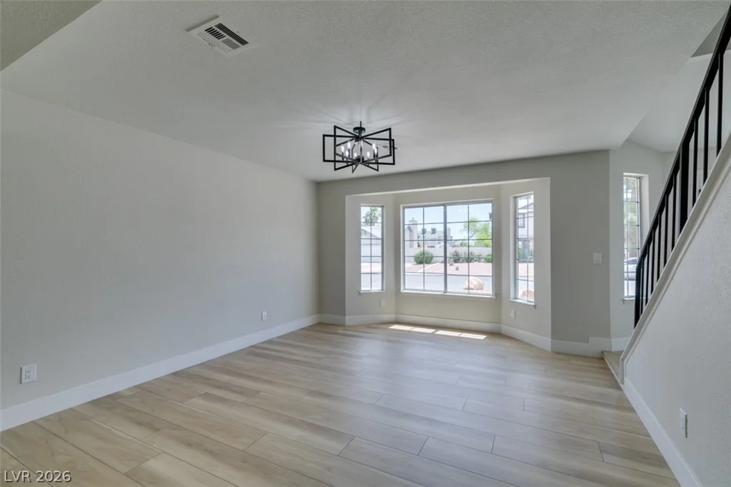 4702 Black Stallion, North Las Vegas, NV 89031