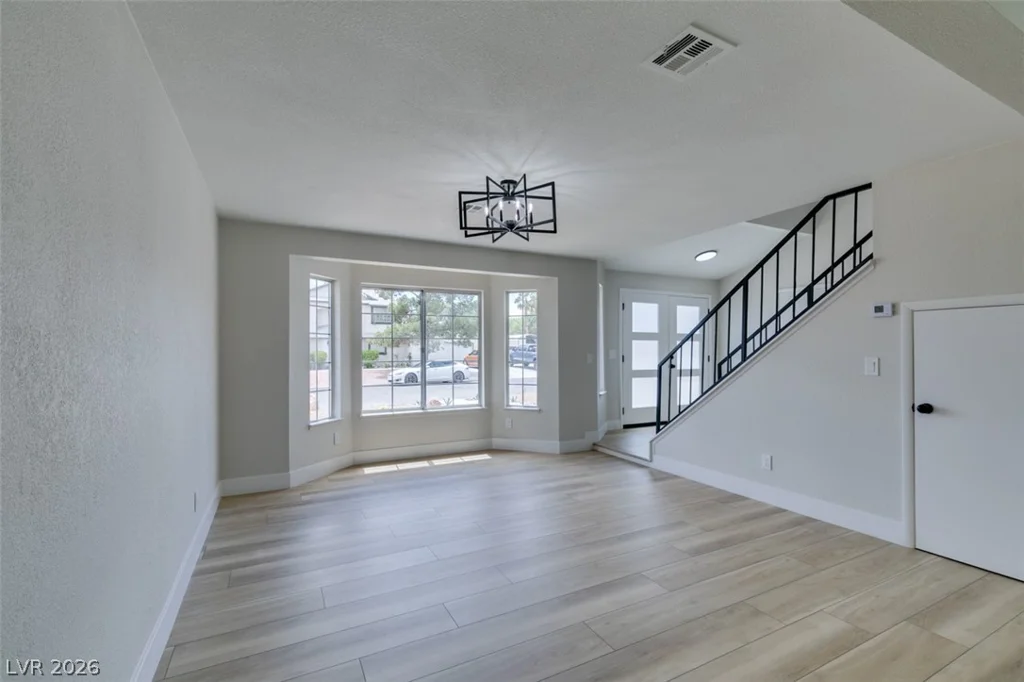 4702 Black Stallion, North Las Vegas, NV 89031