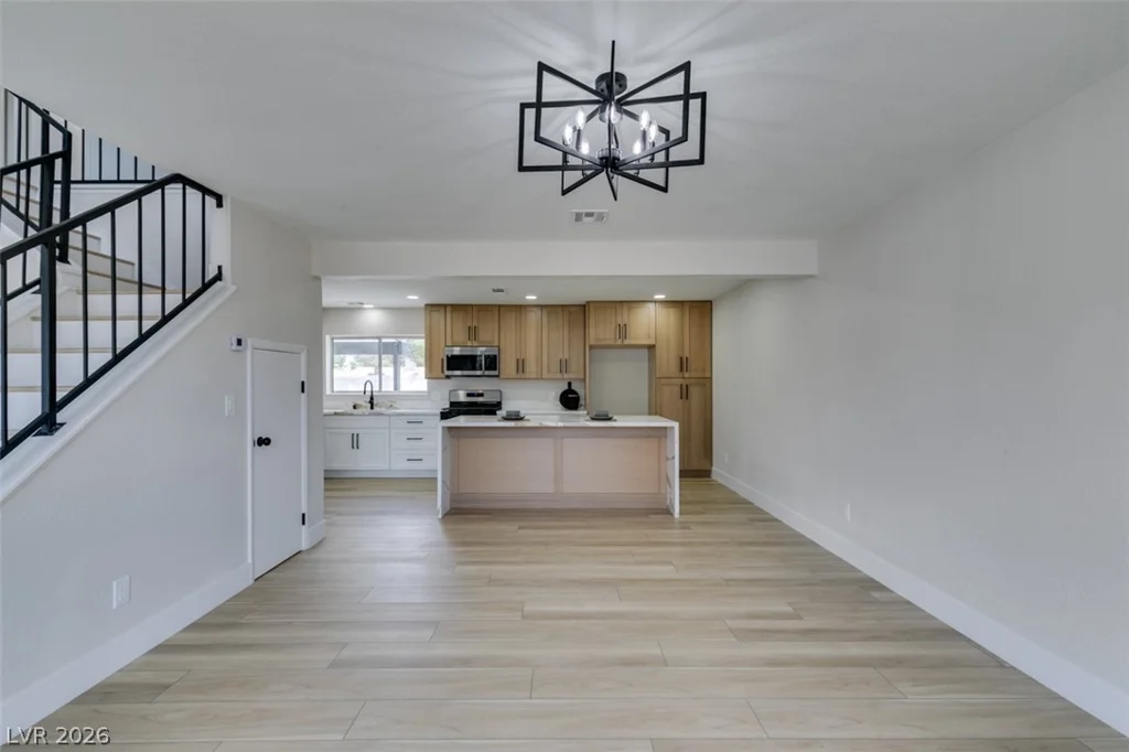 4702 Black Stallion, North Las Vegas, NV 89031