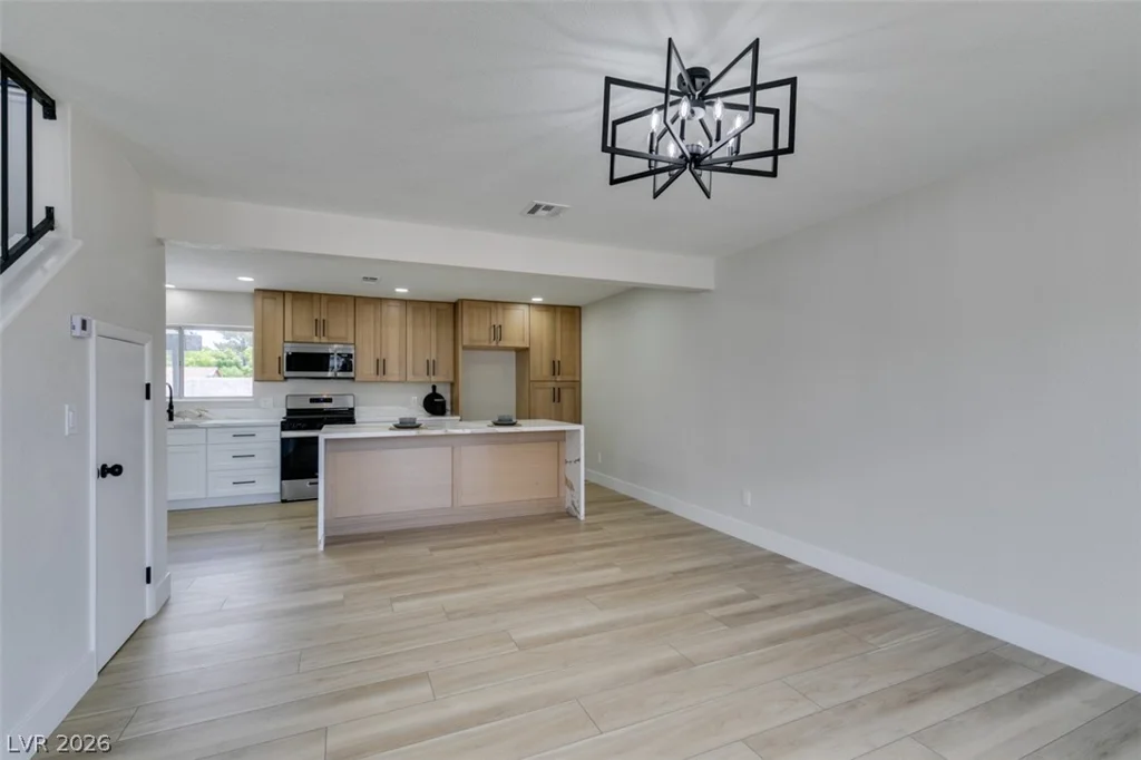 4702 Black Stallion, North Las Vegas, NV 89031