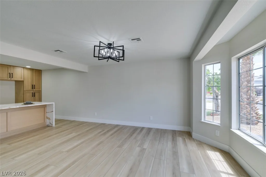 4702 Black Stallion, North Las Vegas, NV 89031