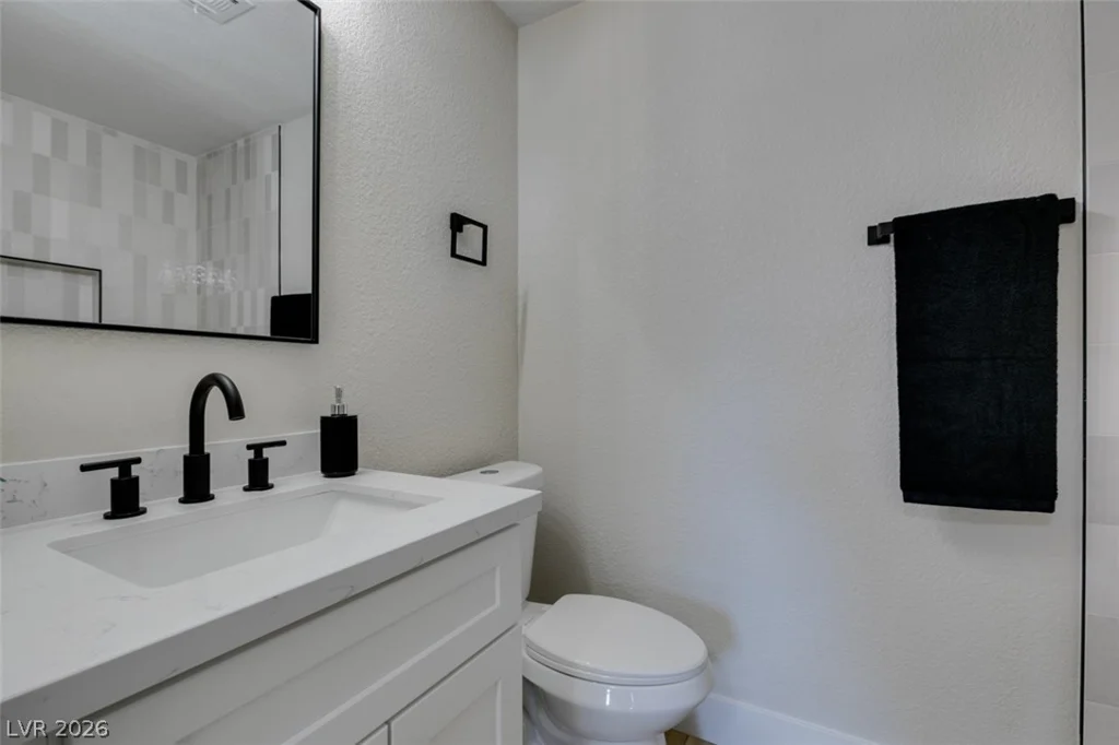 4702 Black Stallion, North Las Vegas, NV 89031