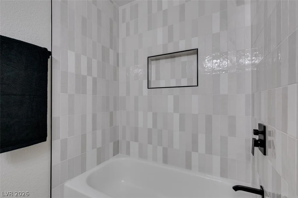 4702 Black Stallion, North Las Vegas, NV 89031