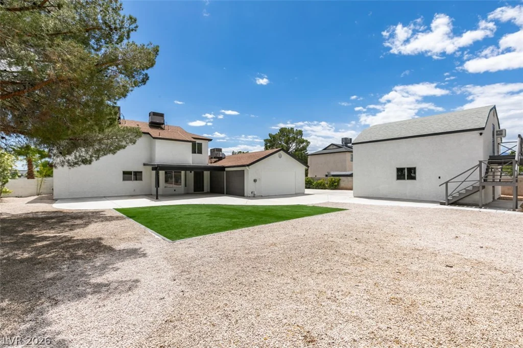 4702 Black Stallion, North Las Vegas, NV 89031