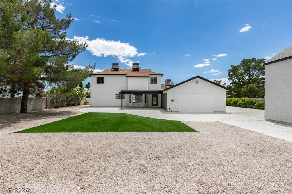 4702 Black Stallion, North Las Vegas, NV 89031