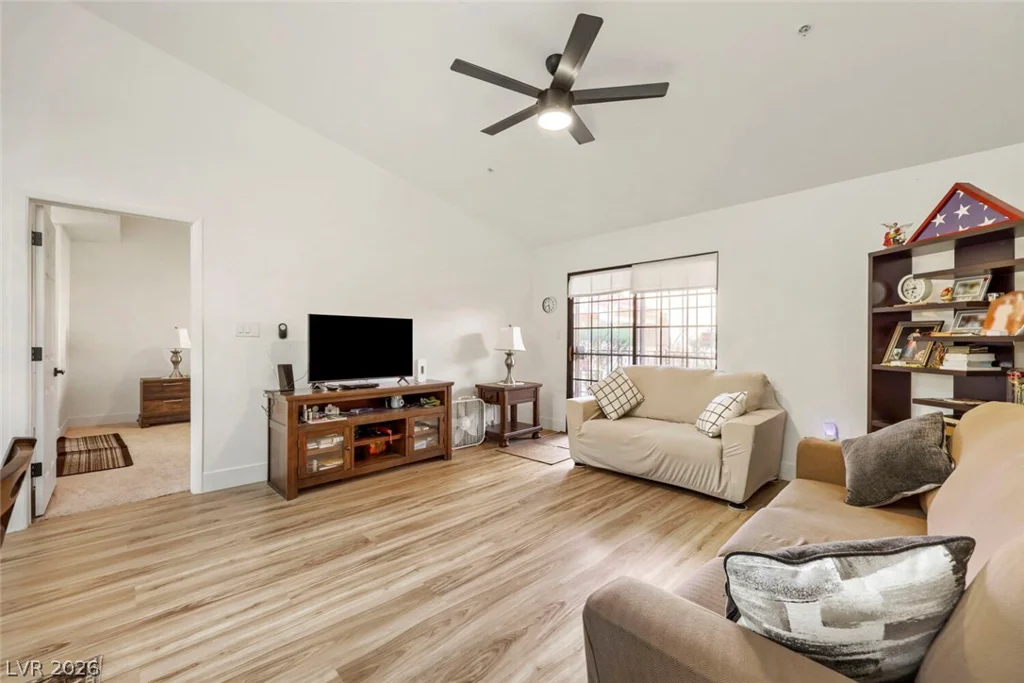 2851 Valley View, Las Vegas, NV 89102