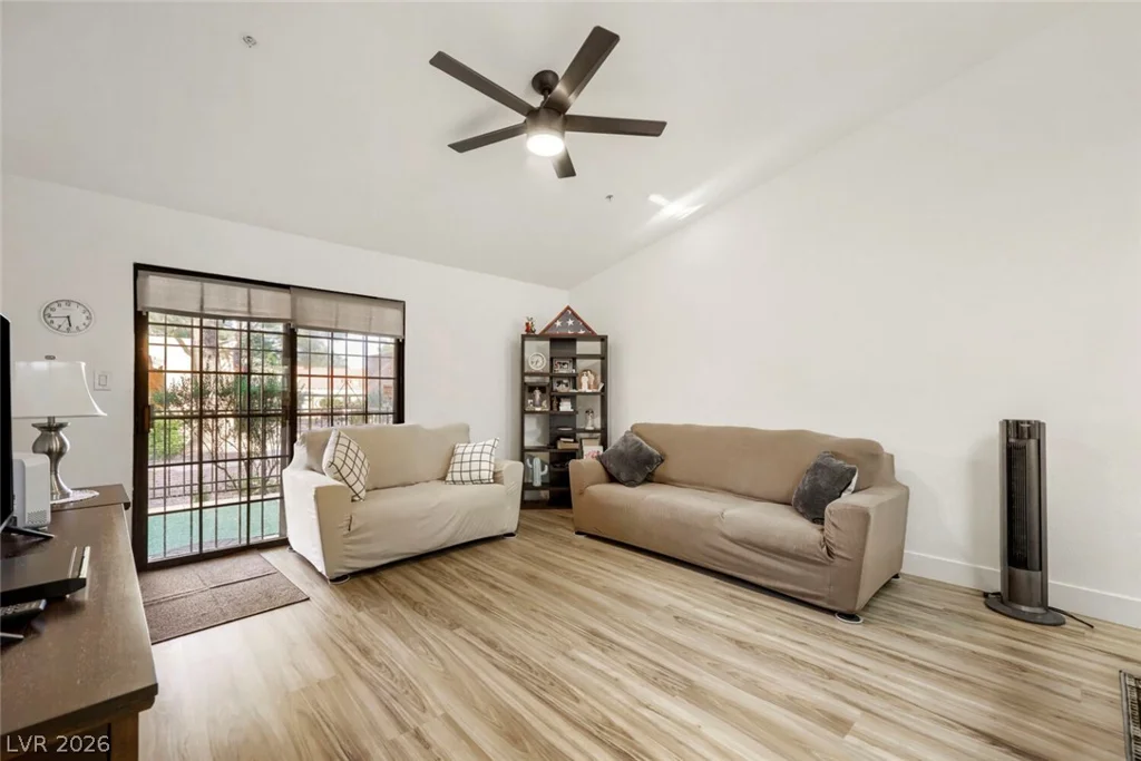 2851 Valley View, Las Vegas, NV 89102