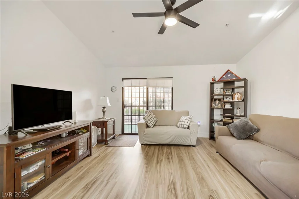 2851 Valley View, Las Vegas, NV 89102
