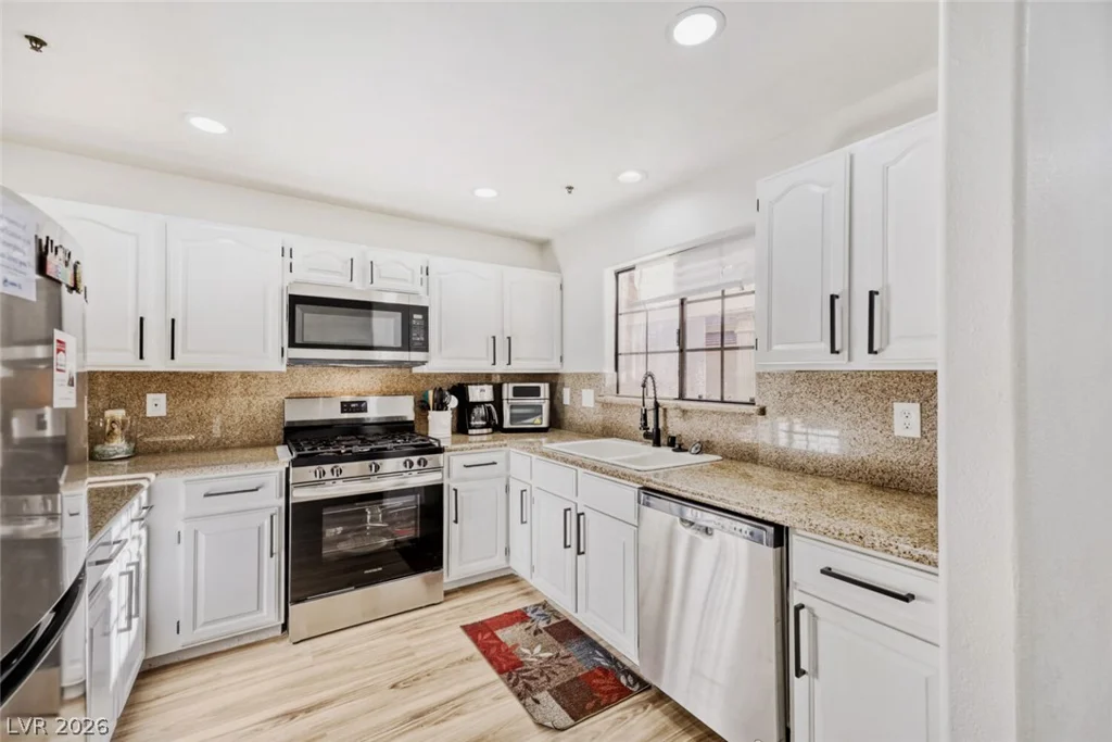 2851 Valley View, Las Vegas, NV 89102