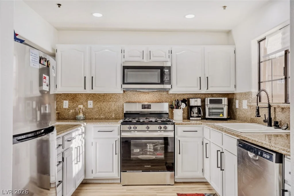 2851 Valley View, Las Vegas, NV 89102