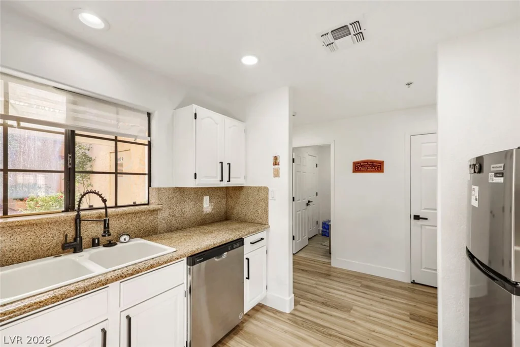 2851 Valley View, Las Vegas, NV 89102