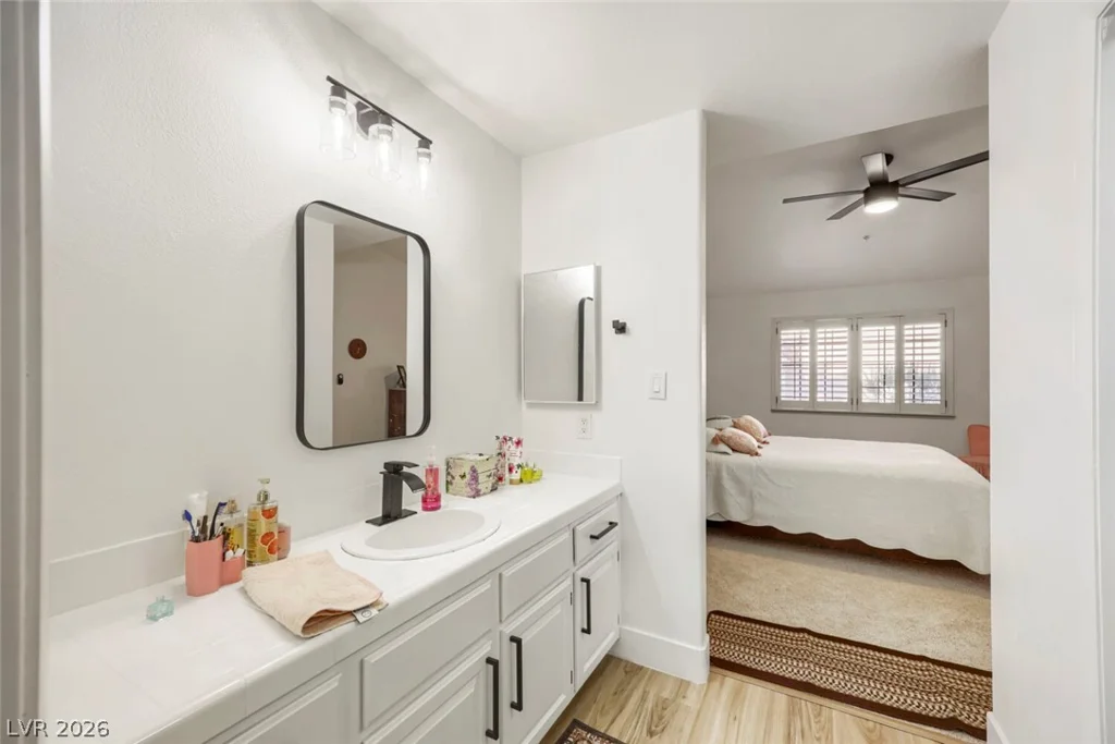 2851 Valley View, Las Vegas, NV 89102