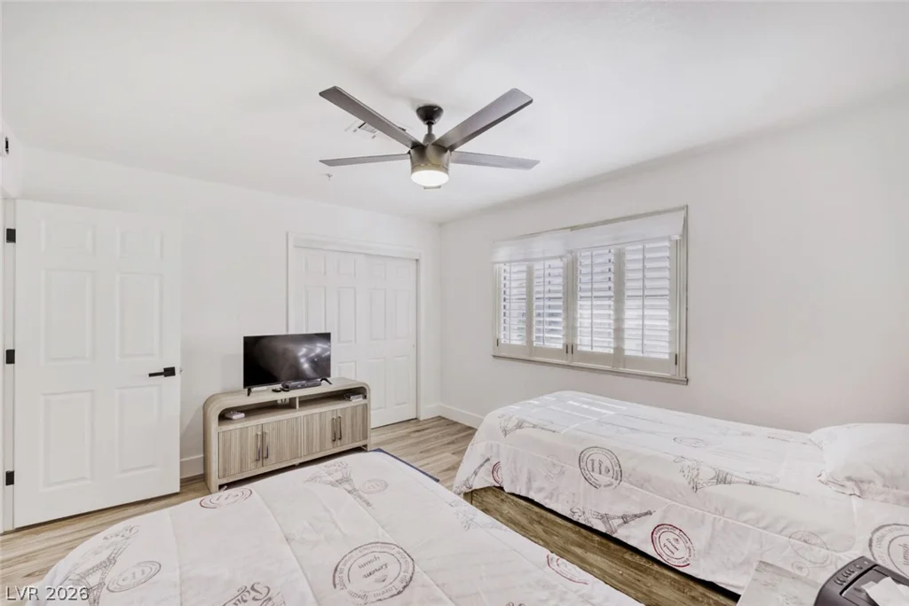 2851 Valley View, Las Vegas, NV 89102
