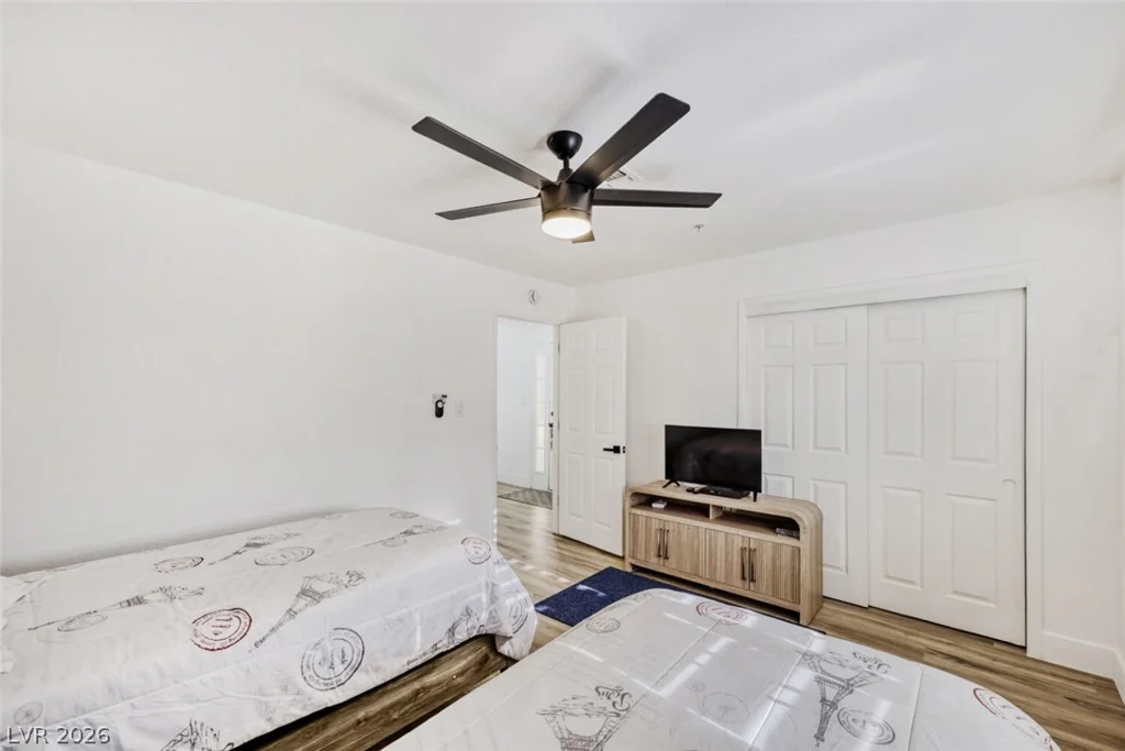 2851 Valley View, Las Vegas, NV 89102