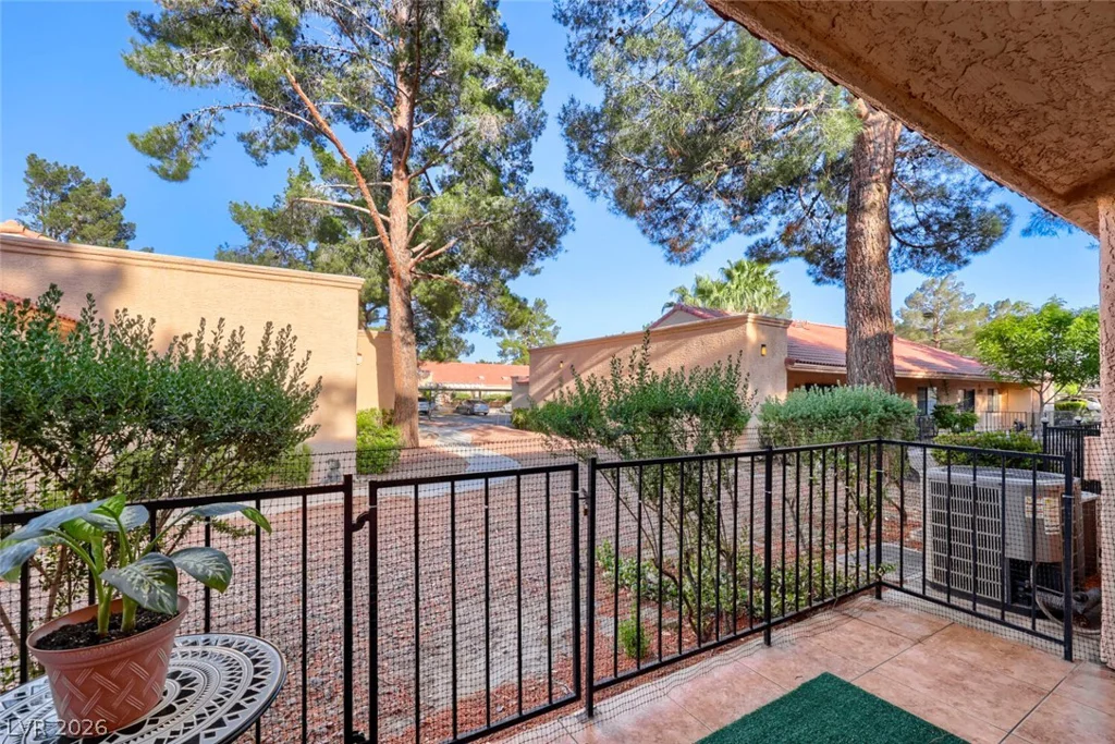 2851 Valley View, Las Vegas, NV 89102