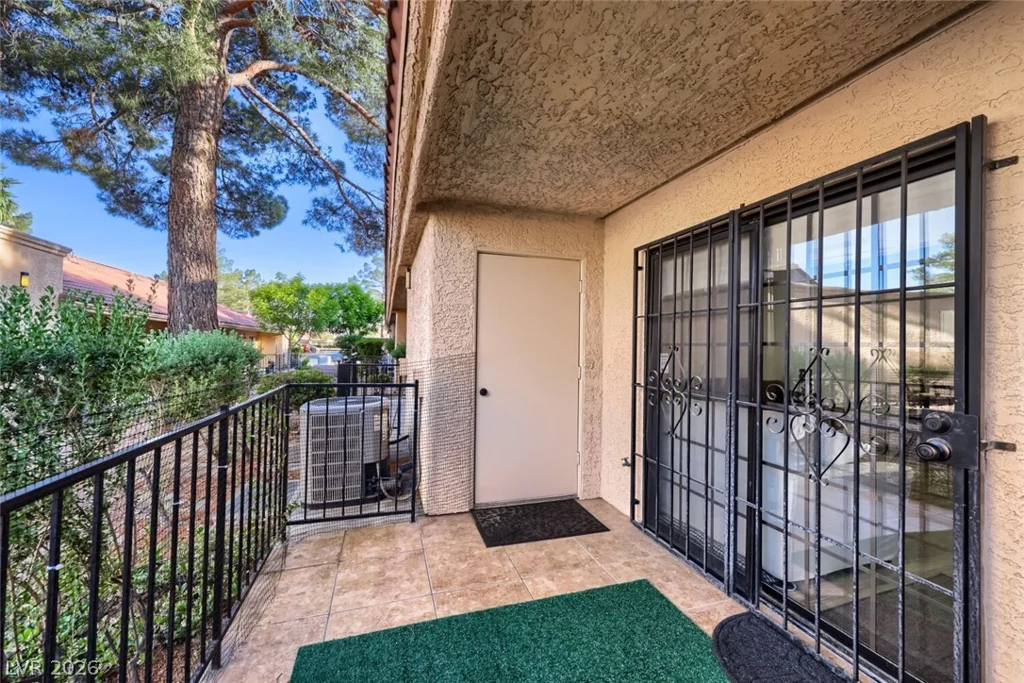 2851 Valley View, Las Vegas, NV 89102
