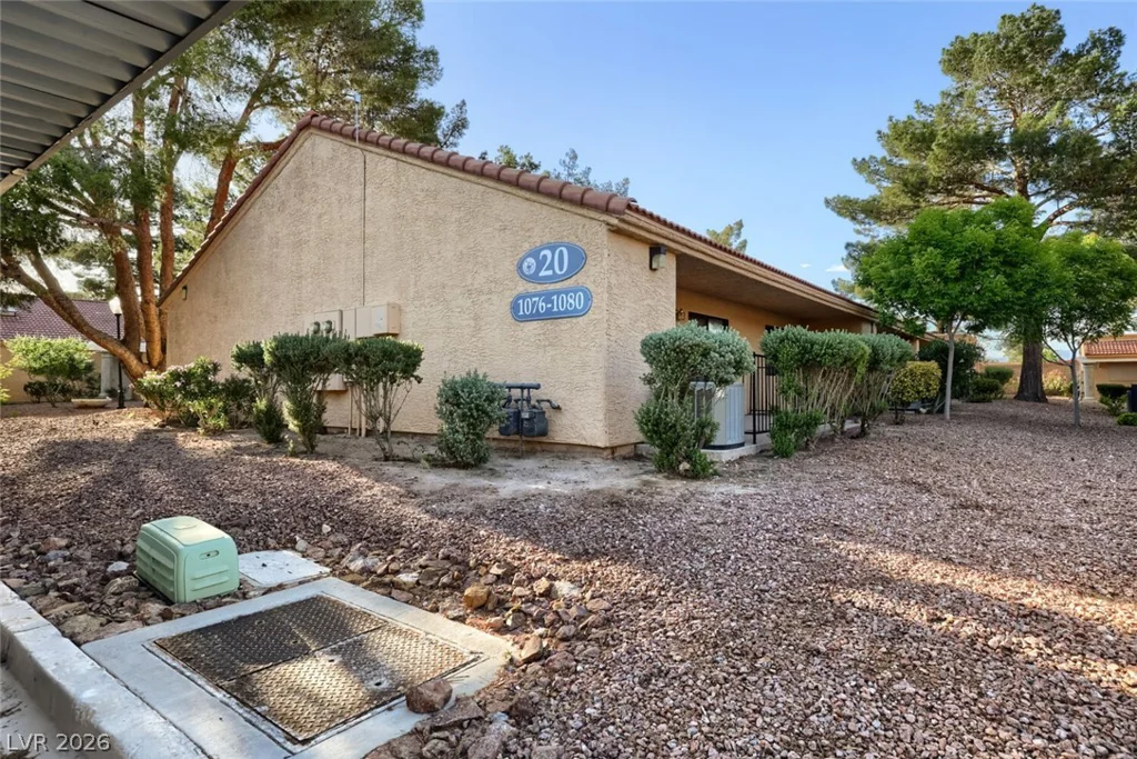 2851 Valley View, Las Vegas, NV 89102