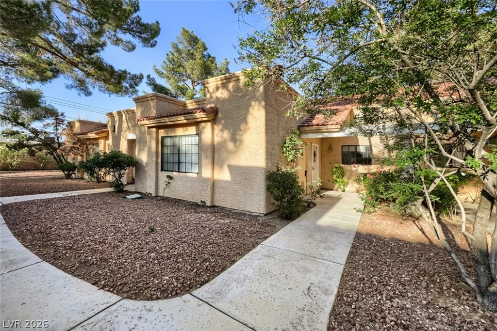 2851 Valley View, Las Vegas, NV 89102