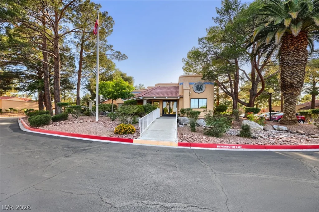 2851 Valley View, Las Vegas, NV 89102