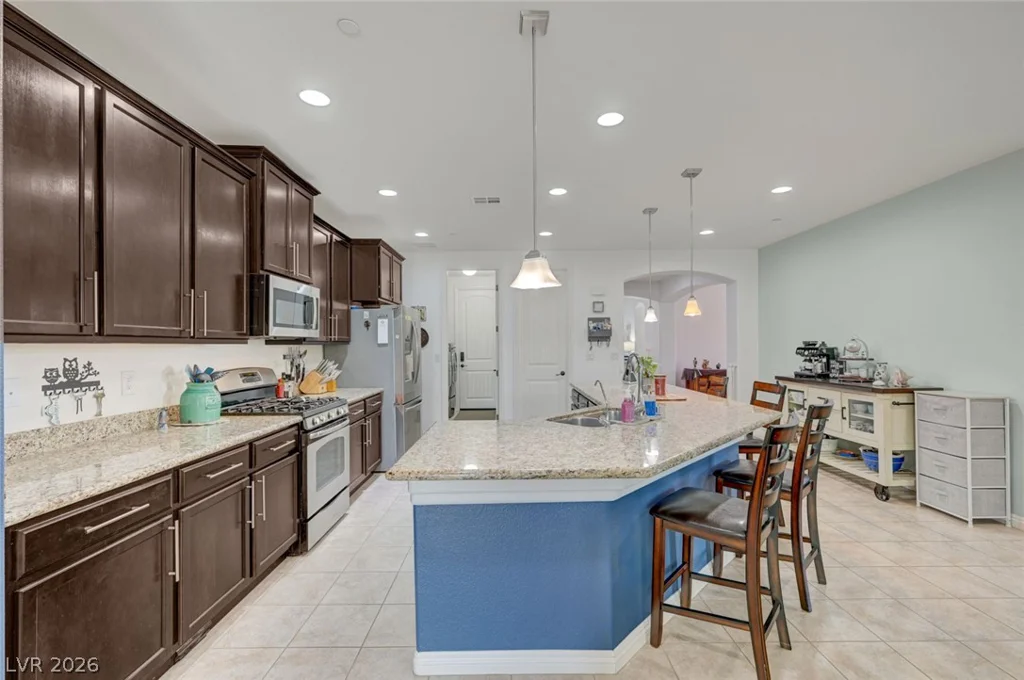 676 Suguaro Bluffs, Henderson, NV 89014