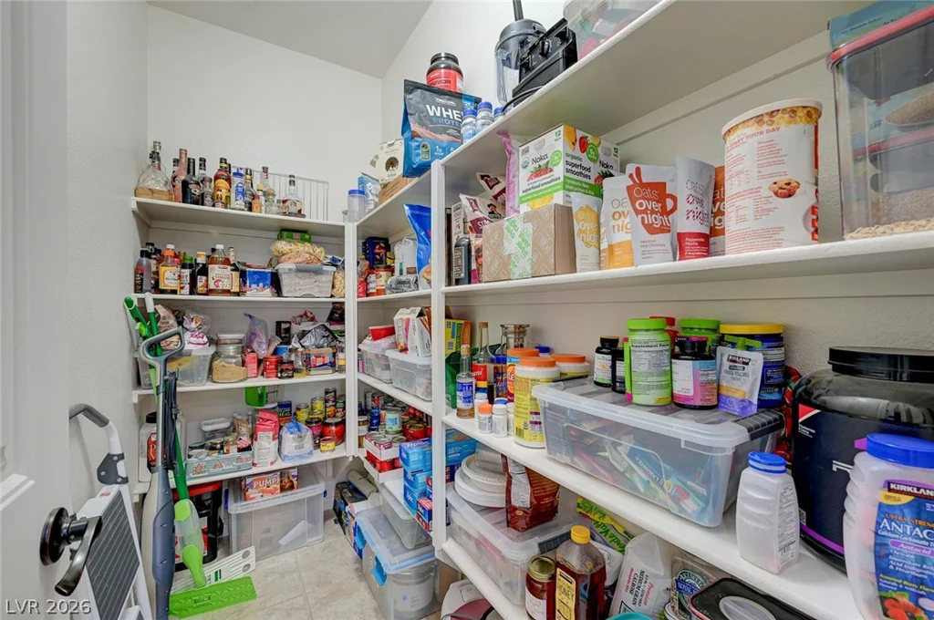 676 Suguaro Bluffs, Henderson, NV 89014