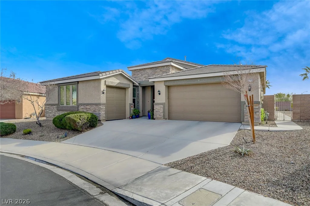 676 Suguaro Bluffs, Henderson, NV 89014