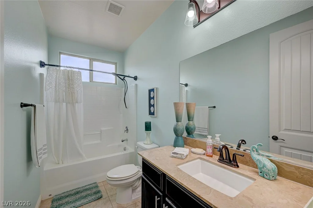 676 Suguaro Bluffs, Henderson, NV 89014