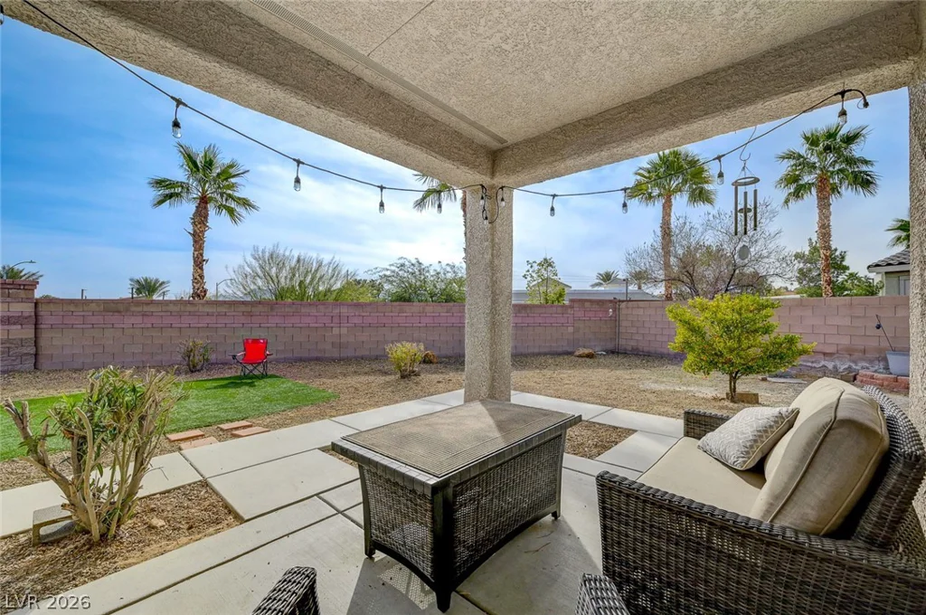 676 Suguaro Bluffs, Henderson, NV 89014