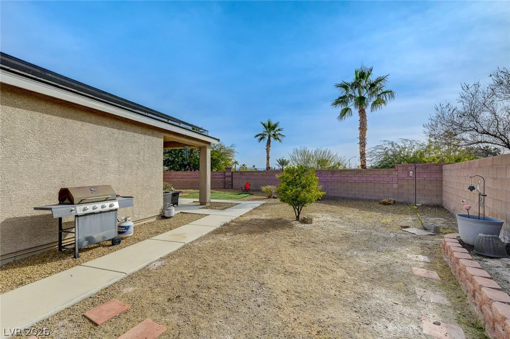 676 Suguaro Bluffs, Henderson, NV 89014