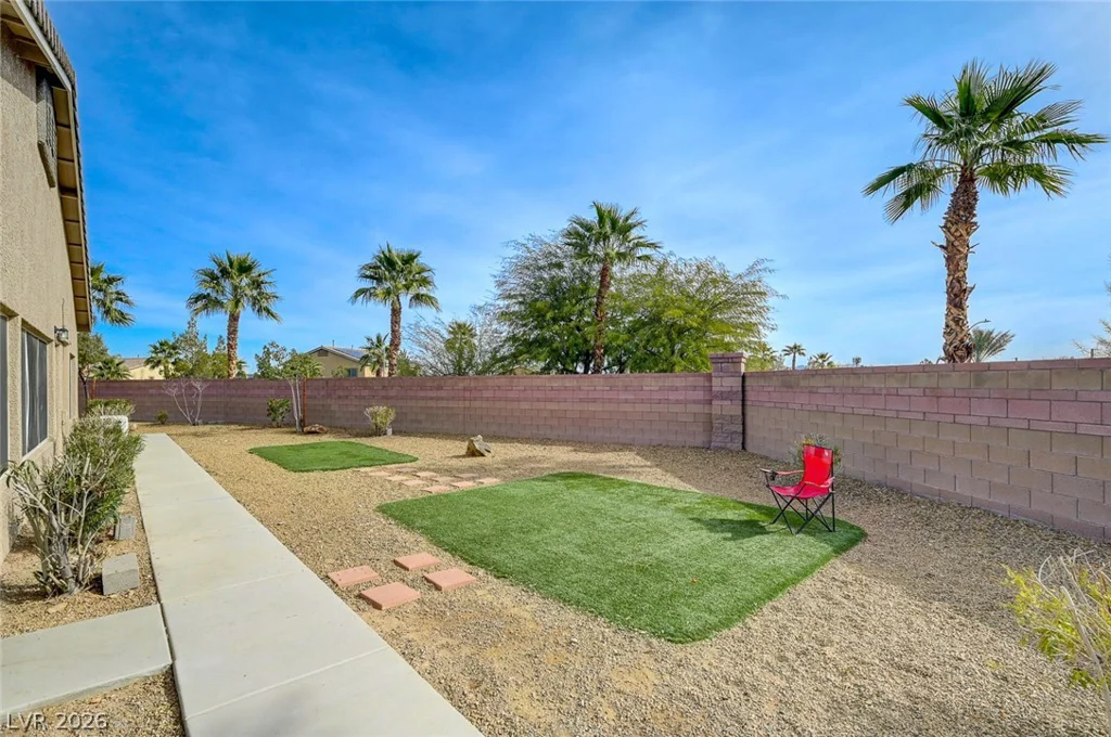 676 Suguaro Bluffs, Henderson, NV 89014