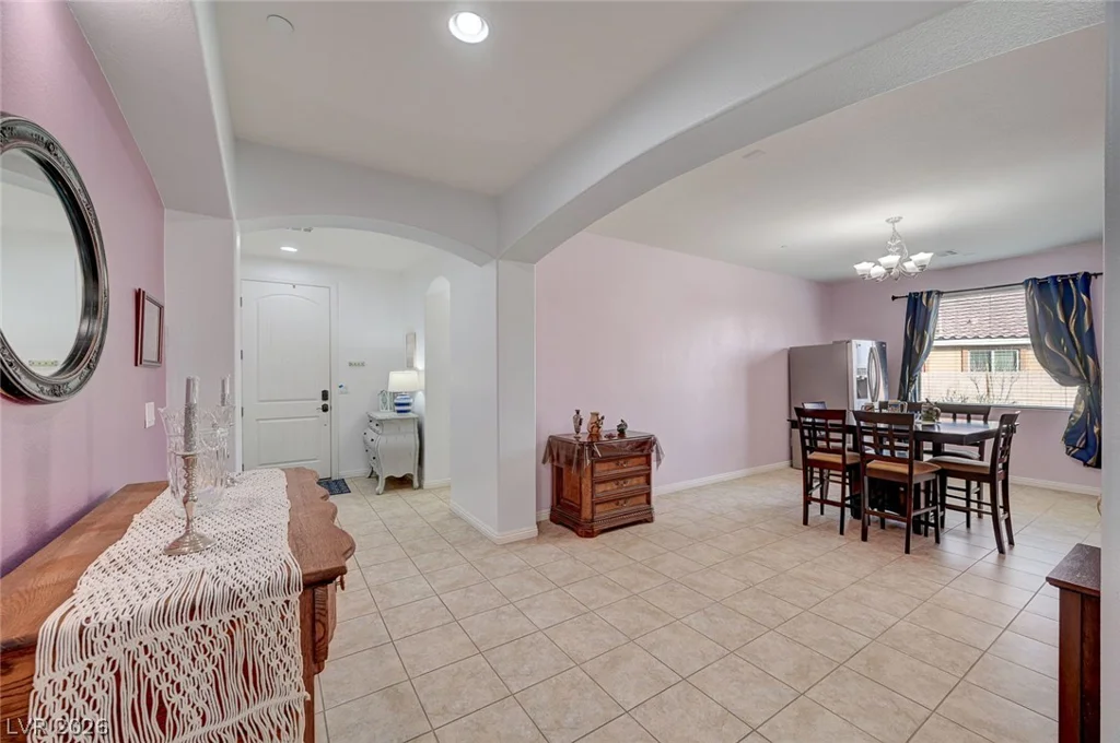 676 Suguaro Bluffs, Henderson, NV 89014