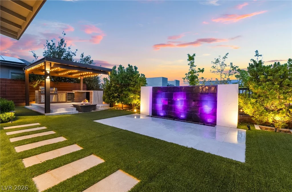 6812 Double Star, Las Vegas, NV 89135
