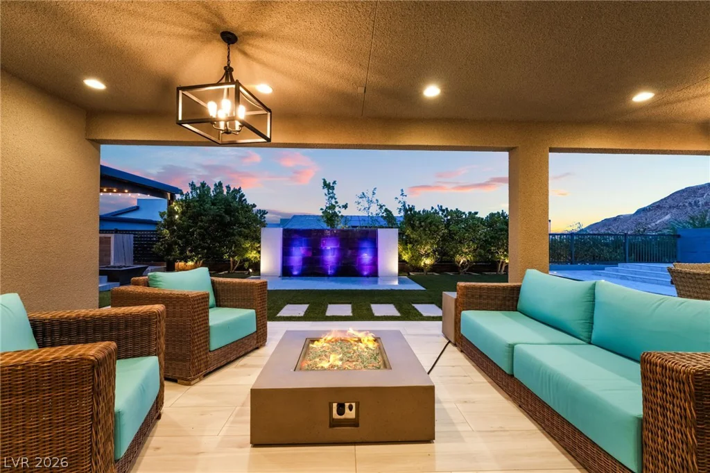 6812 Double Star, Las Vegas, NV 89135