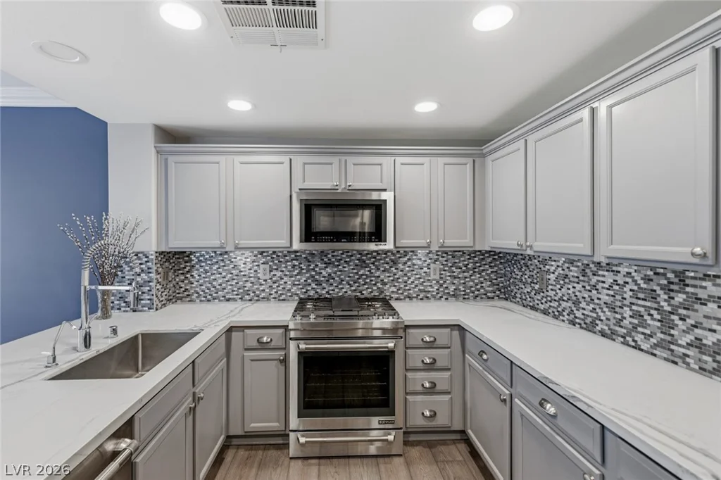 830 Cozette, Las Vegas, NV 89144