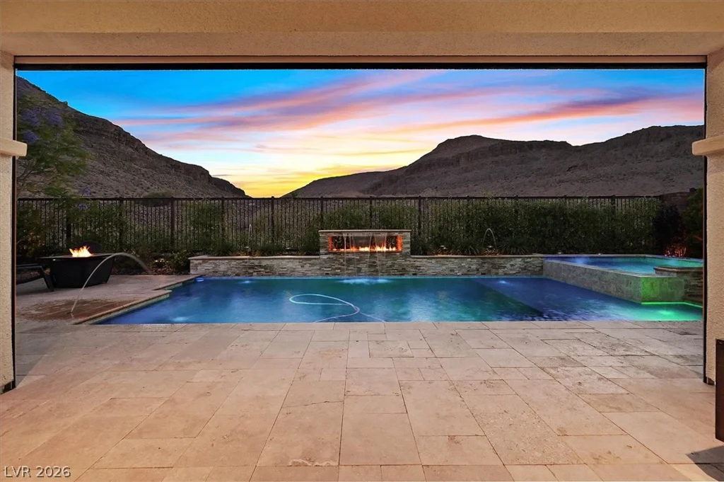 5881 Heaven View, Las Vegas, NV 89135