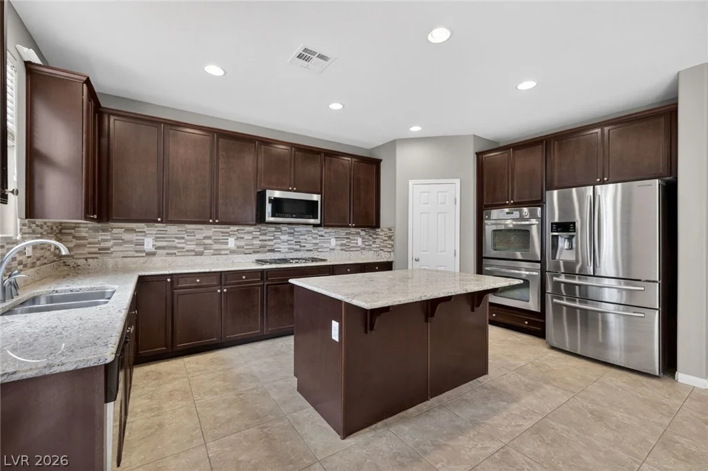 10329 Ironwood Pass, Las Vegas, NV 89166