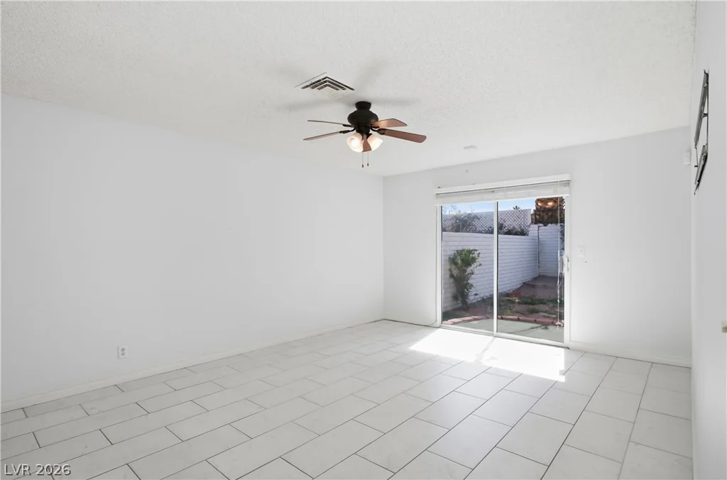 3009 Plaza De Rosa, Las Vegas, NV 89102
