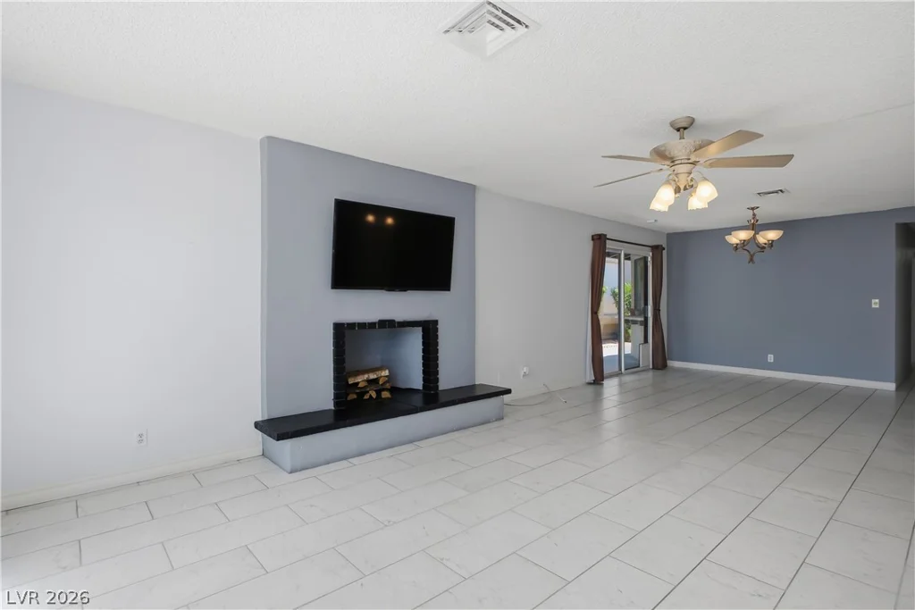 3009 Plaza De Rosa, Las Vegas, NV 89102