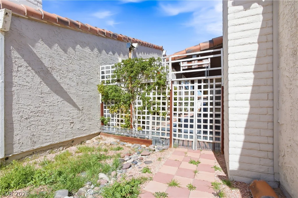 3009 Plaza De Rosa, Las Vegas, NV 89102