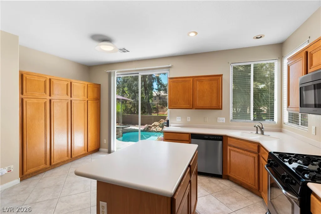 9709 Floweret, Las Vegas, NV 89117