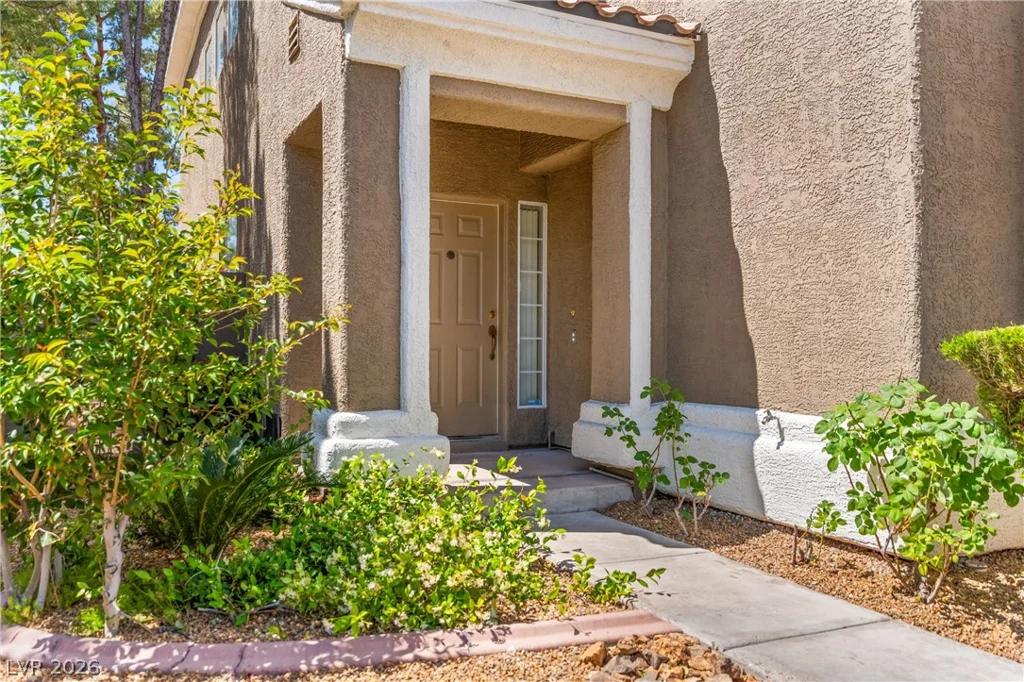 9709 Floweret, Las Vegas, NV 89117