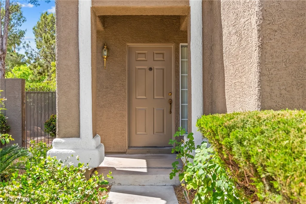 9709 Floweret, Las Vegas, NV 89117