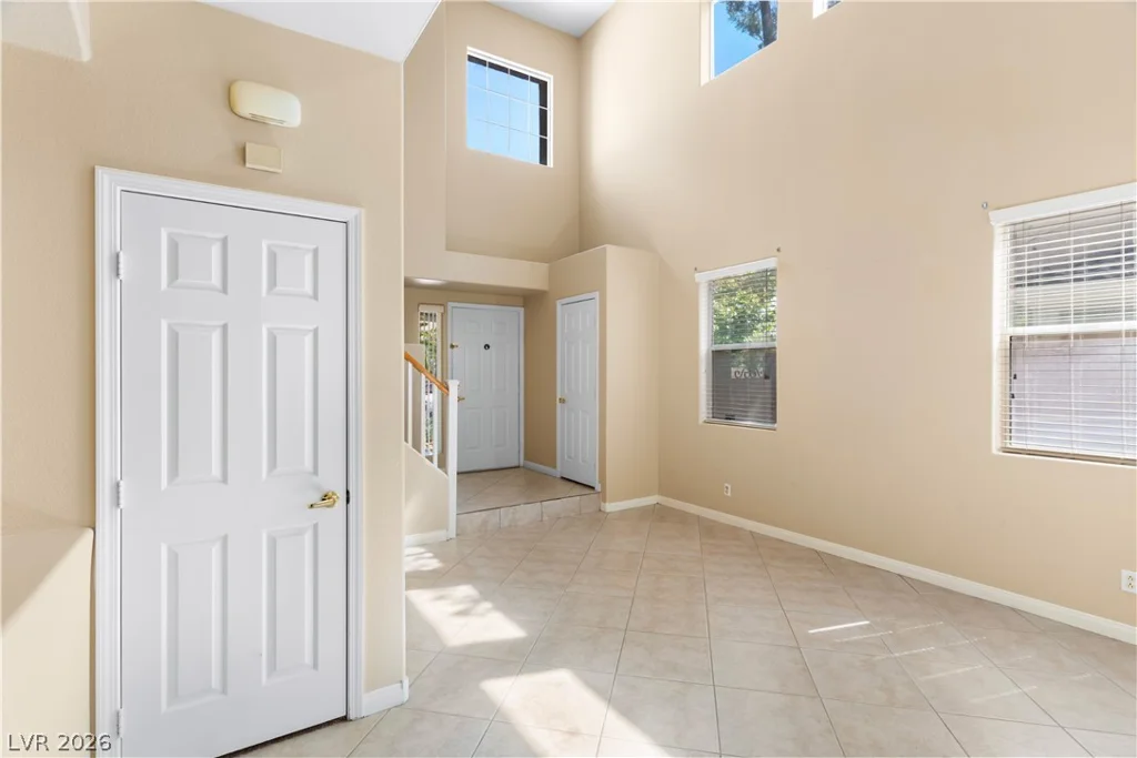 9709 Floweret, Las Vegas, NV 89117