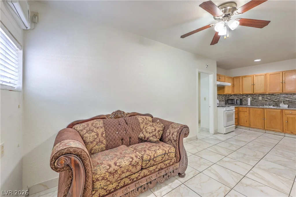 4210 Sunrise, Las Vegas, NV 89110