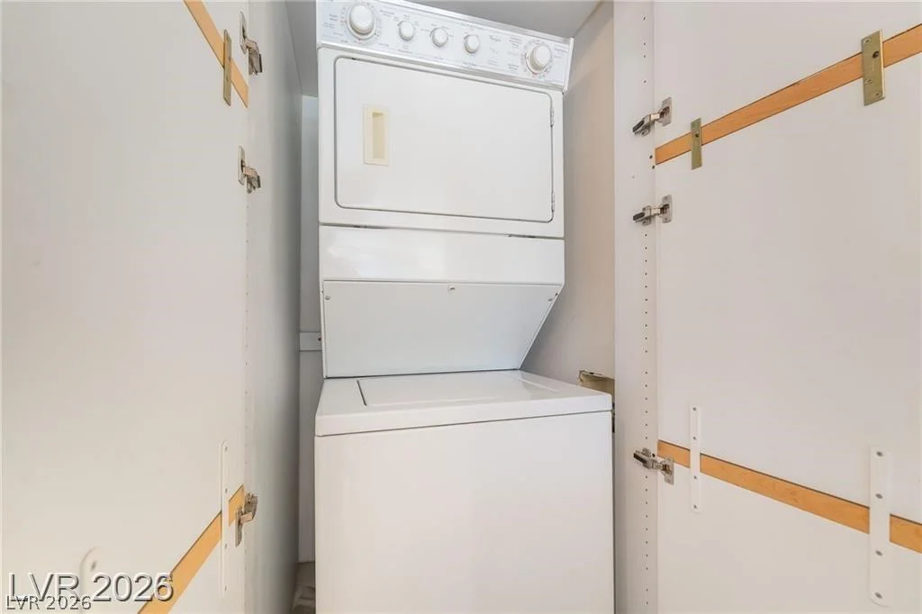 205 Harmon, Las Vegas, NV 89169